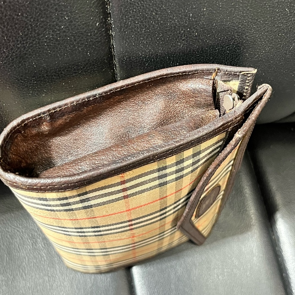 Burberry Tan Check Clutch with Brown Trim - Picture 4 of 8
